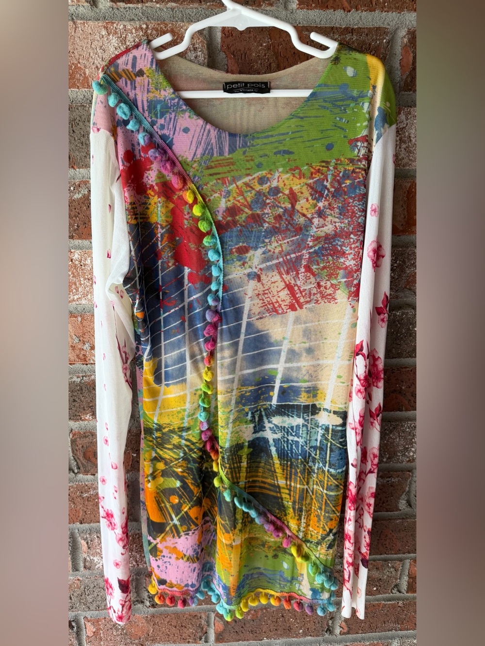 Painting The Town Crew Top With Pompoms from the brand Petit Pois by Viviana G.